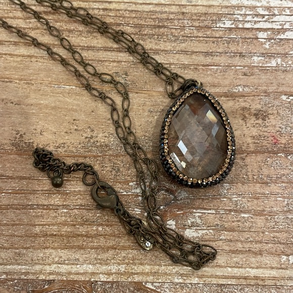 Vintage Gold Tone Black Rhinestone Teardrop Pendant Statement Necklace - Picture 3 of 3